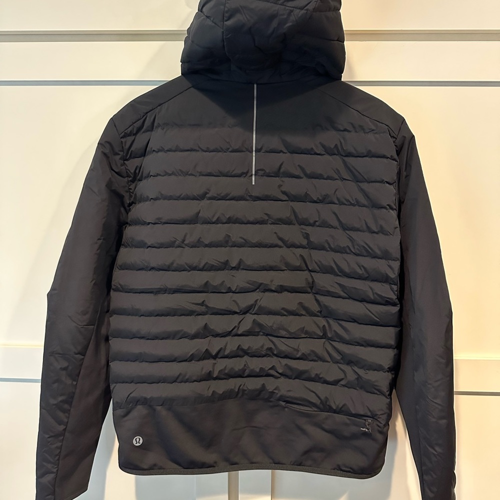 Lululemon jacket, like new.
